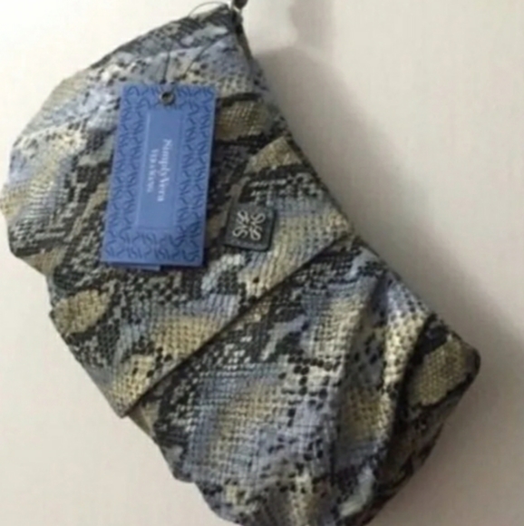 Simply Vera clutch or wristlet. Snakeskin print - Picture 2 of 3
